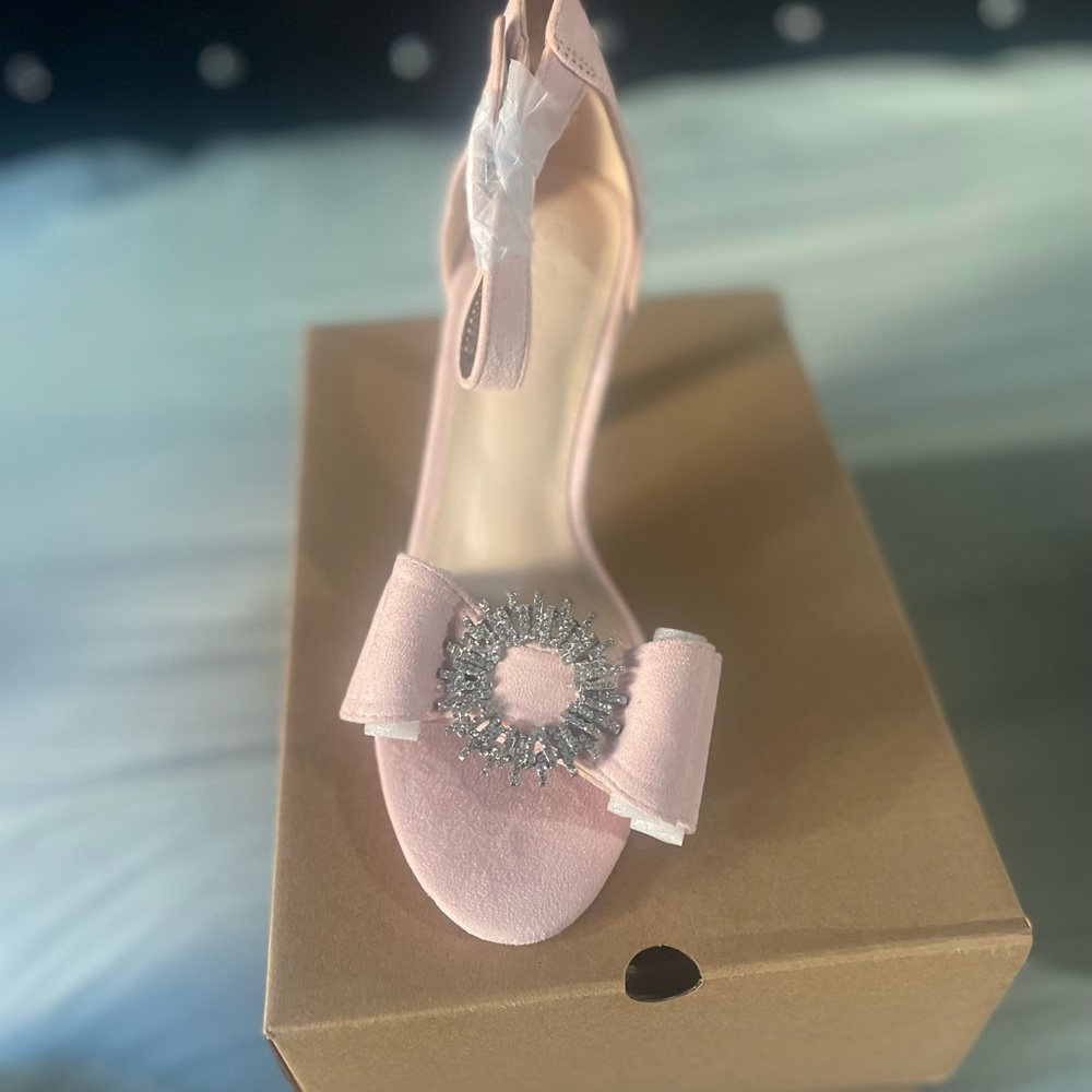 Chic Pink Women's Heels with Crystal Bow